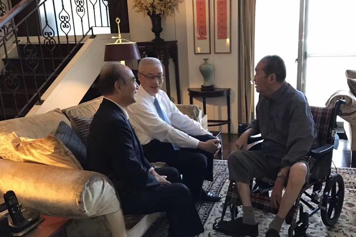 Dying of Brain Cancer, Lee Ao Reconciles With China's Taiwan Kuomintang Heads